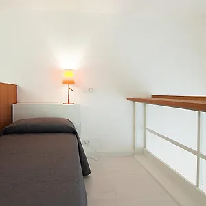 Bb Desuite 2*, Milano Italia